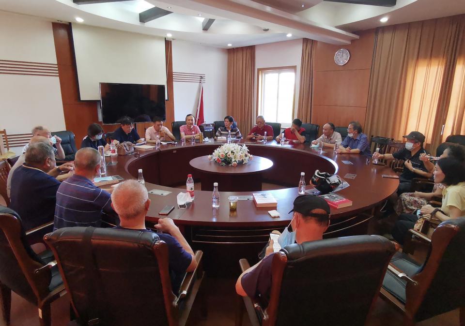 学习党代会精神，做好老干部工作