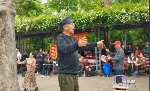 鲁迅公园大合唱——走进新时代