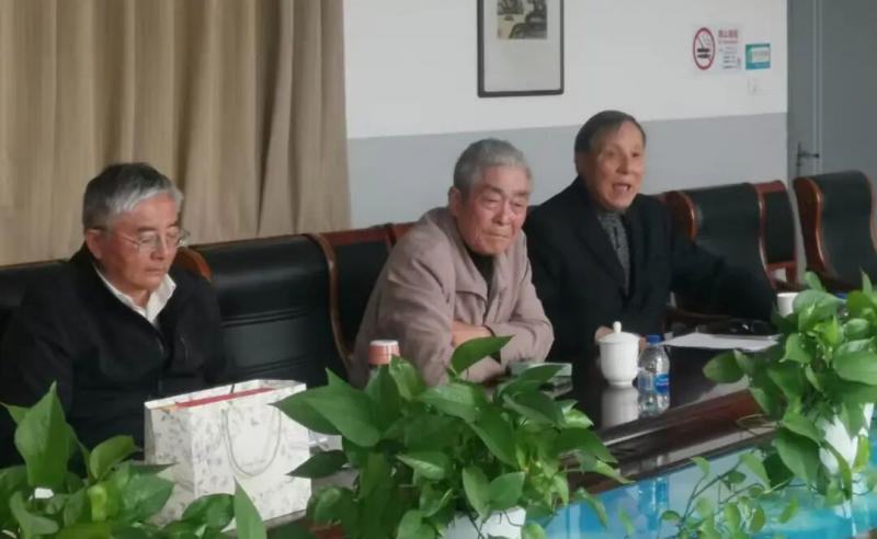 红色基因薪火传，老兵宣讲进校园——松江老兵讲故事宣讲团与立达中学商谈共建意向