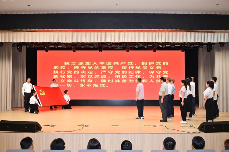 茸耀银龄传薪火，社区治理续华章